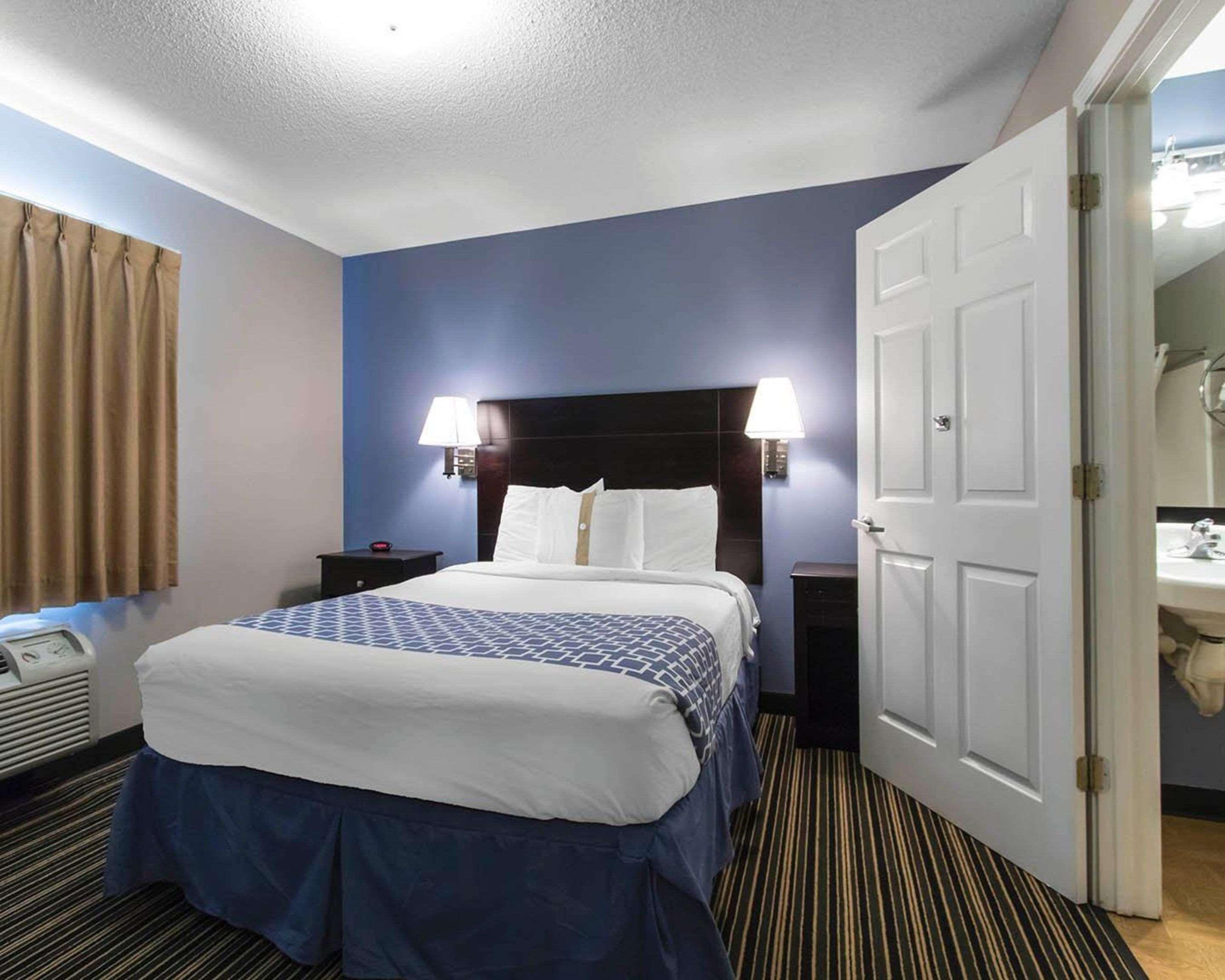 Suburban Extended Stay Hotel Naval Base Area Warrington Kültér fotó