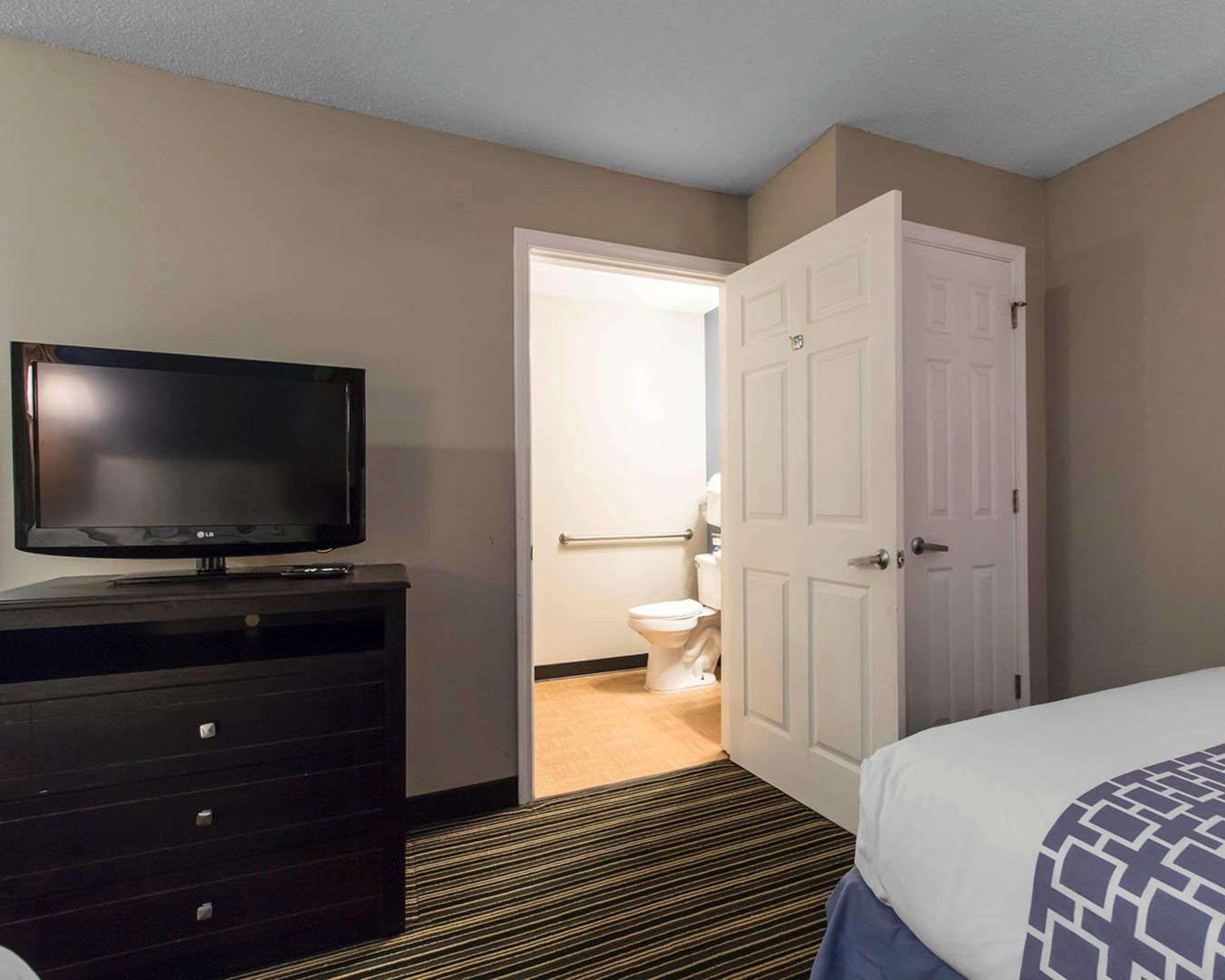 Suburban Extended Stay Hotel Naval Base Area Warrington Kültér fotó
